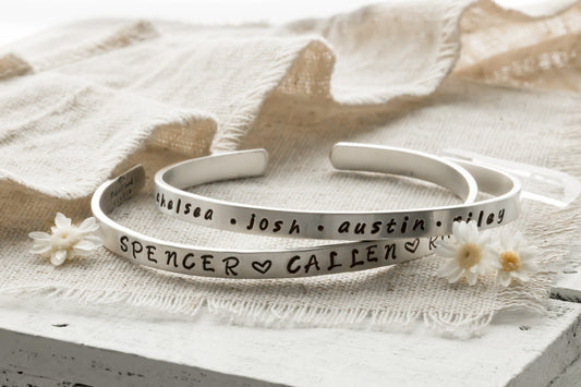 Name Bracelet For Mom • Personalized Jewelry For Mom ♡